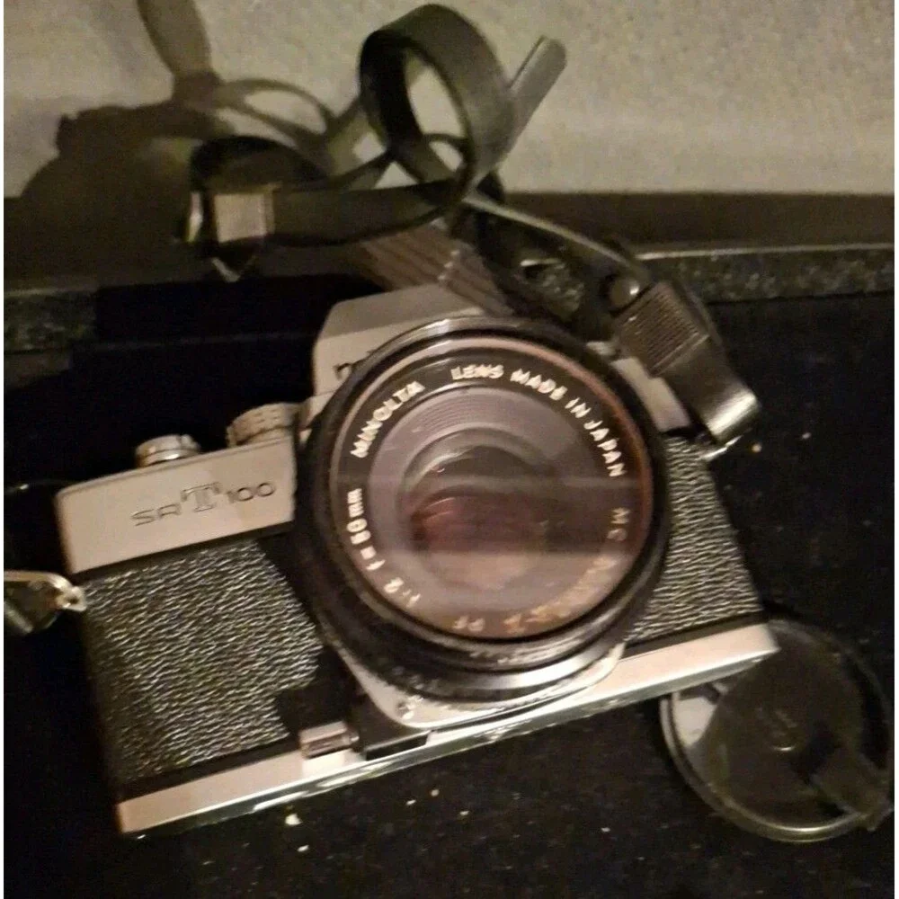 Classic Minolta SRT 100 35mm SLR Film Camera With MD 50mm F2 Lens